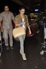 Priyanka Chopra snapped at airport in Mumbai on 24th July 2013 (5).JPG